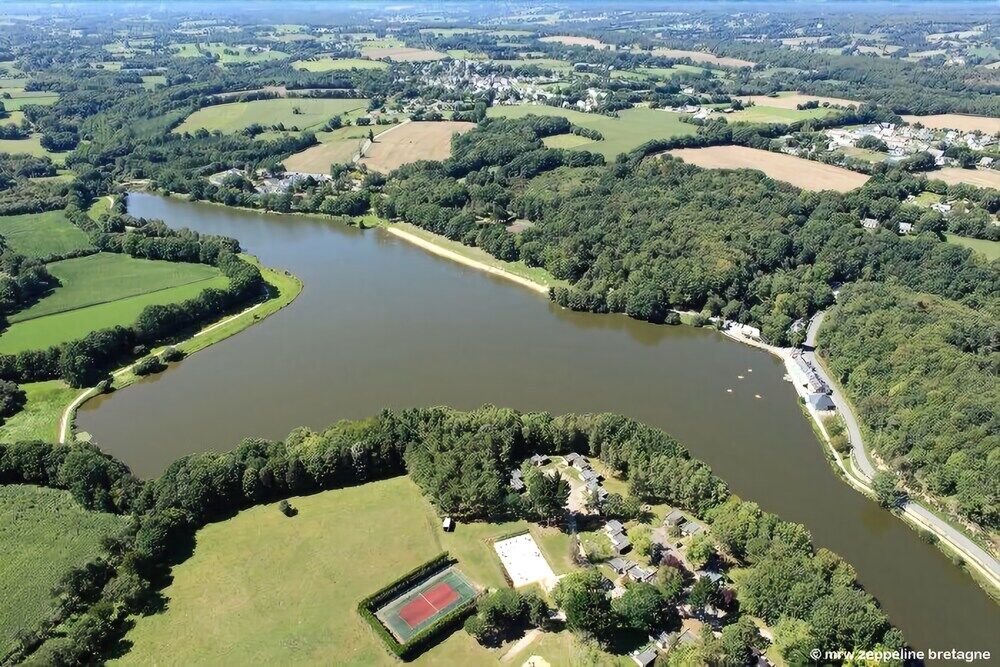 Отель Terres De France - Le Domaine Du Moulin Neuf Рошфор-ан-Тер Экстерьер фото